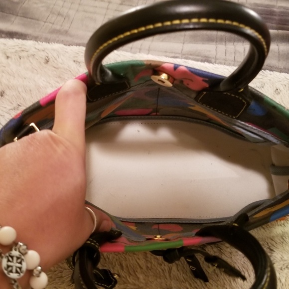 Pair of Dooney&Bourke wonderducks (plus wallet) - Picture 3 of 7